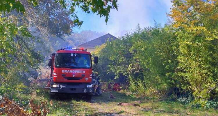 Tras ejercicio de Bomberos: fuego afectó parte de las dependencias de exfábrica Schaub en Chiguayante