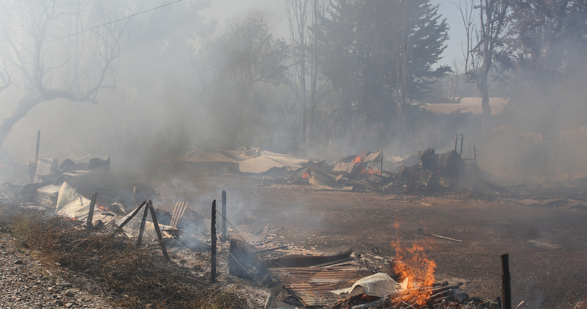 Imagen de incendio forestal por libertad de mujer acusada por siniestro en Los Sauces