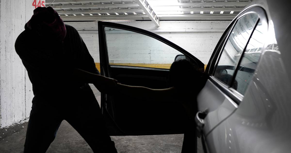 Mujer recibirá $6 millones por robo de su vehículo en estacionamiento de Tottus en Quilicura