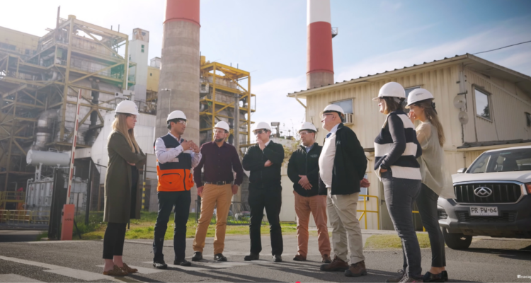 Iniciativa “Conecta Empresas” vincula a docentes técnico-profesionales con industrias nacionales