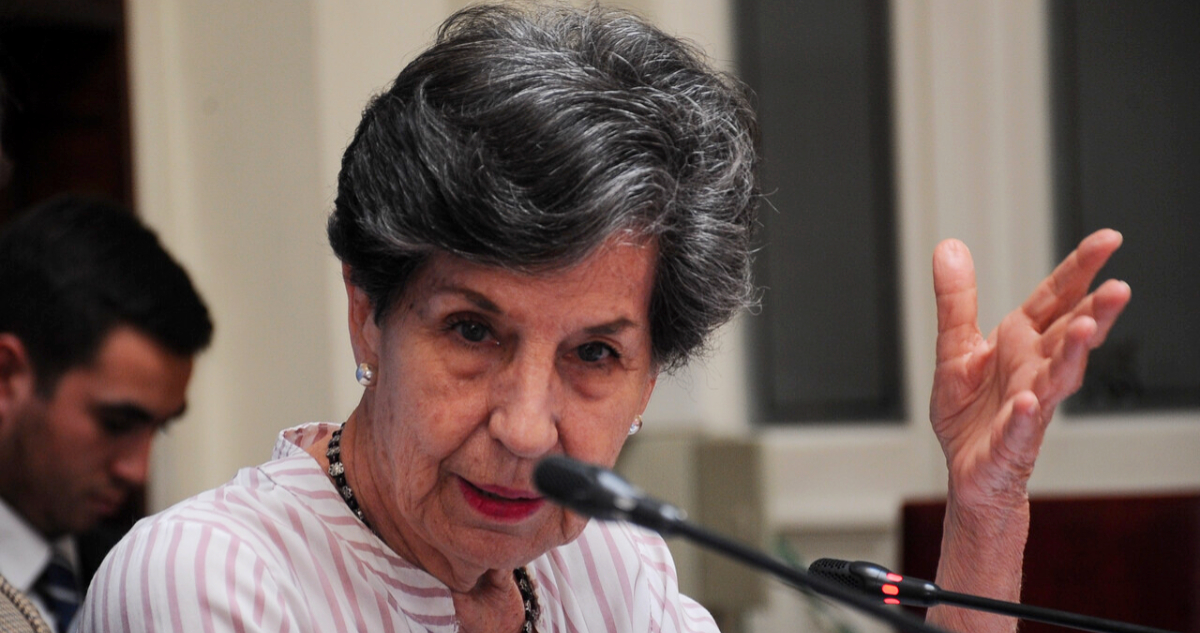 Isabel Allende acusa “motivación política de la derecha” por su inédita destitución resuelta por el TC
