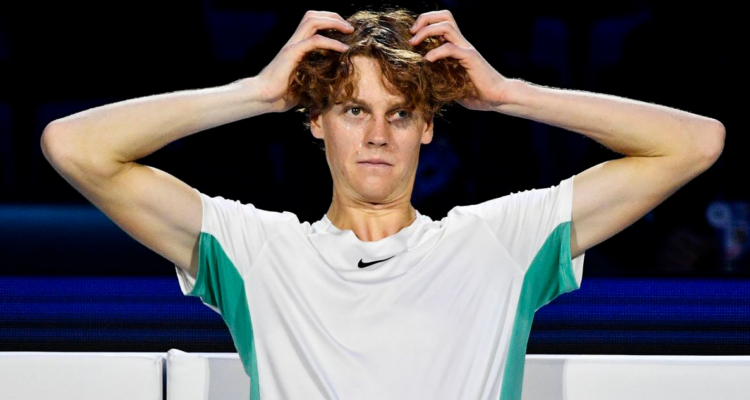 Jannik Sinner acusa hostigamiento tras polémico caso de dopaje.