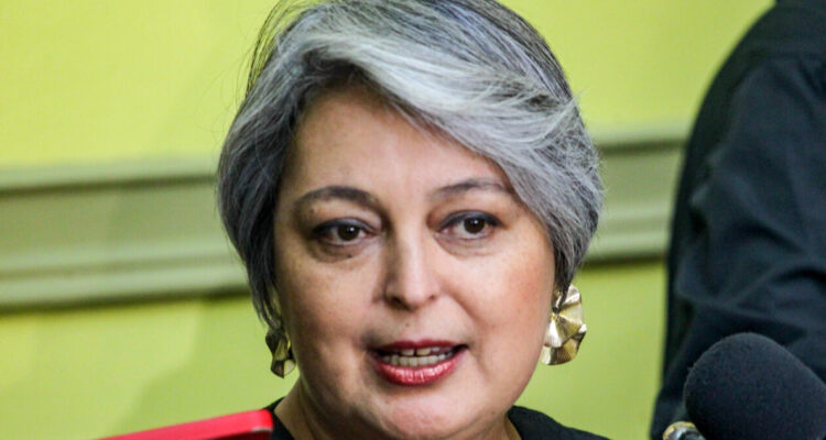 Jara califica a Venezuela un “régimen autoritario” y Cuba “un sistema democrático distinto al nuestro”