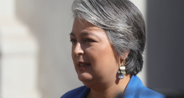 Jara llama a la calma tras dichos sobre Cuba: “Mi modelo para Chile es el chileno, no el cubano”