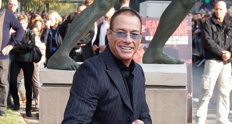 Jean Claude Van Damme en reconocimiento realizado en Bélgica en referencia a investigación por trata de personas