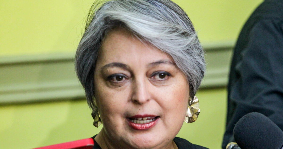 Jeannette Jara reitera que su posible renuncia al Partico Comunista (PC) “se discutirá más adelante”