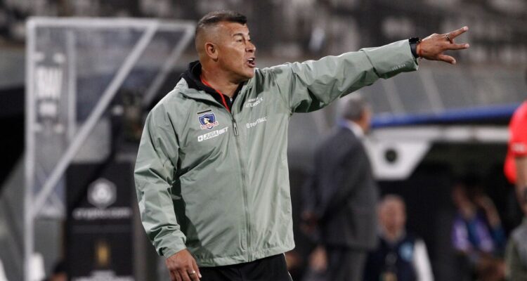 Jorge Almirón lamentó empate de Colo Colo ante Racing, pero resaltó entrega de sus jugadores en duelo de Copa Libertadores