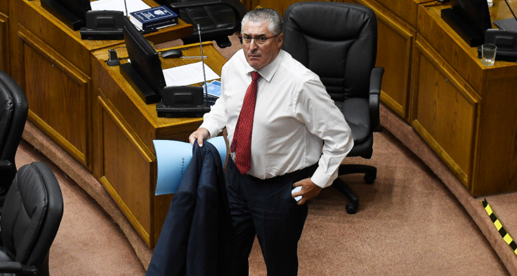 Revelan choque de exsenador Pizarro en estado de ebriedad: impactó portón de una vivienda en Vitacura