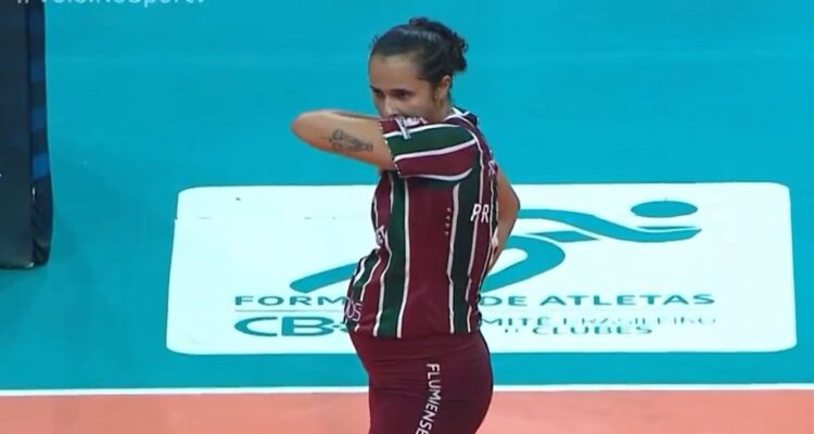 Jugadora de Fluminense impactó al jugar con casi seis meses de embarazo en Brasil.