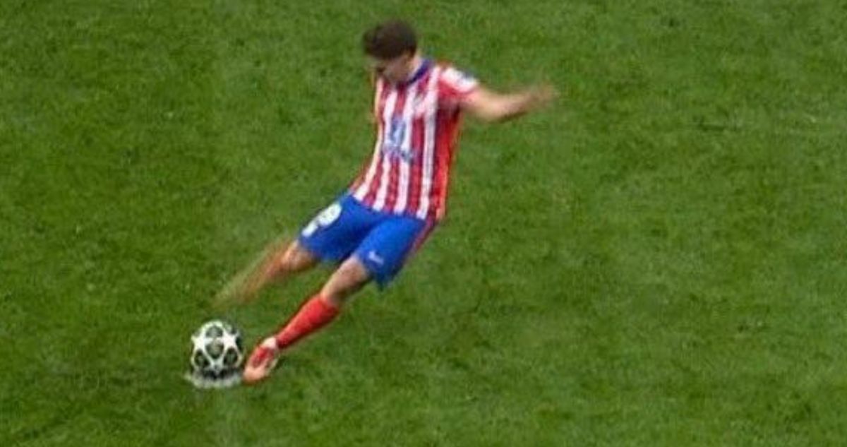 Julián Álvarez penal Champions