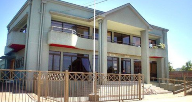 Frontis del Juzgado de Letras de Loncoche por funcionaria denunciada por prostitución