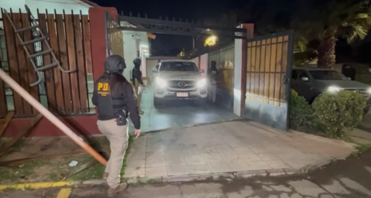 PDI realiza allanamiento por lavado de dinero en La Florida: vecinos pensaron que era un turbazo