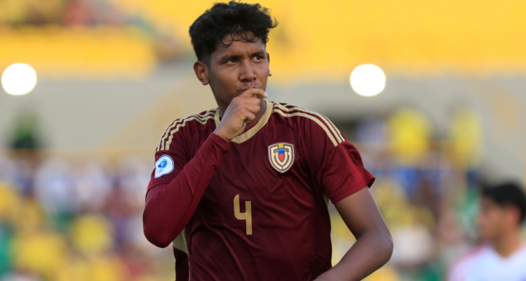 La Roja cayó ante Venezuela y pierde el tercer lugar del Sudamericano.