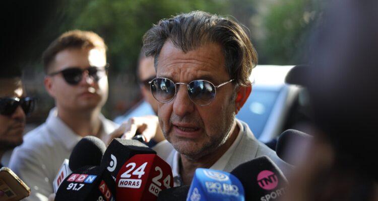 Aníbal Mosa podría dejar la presidencia de Blanco y Negro (Colo Colo).