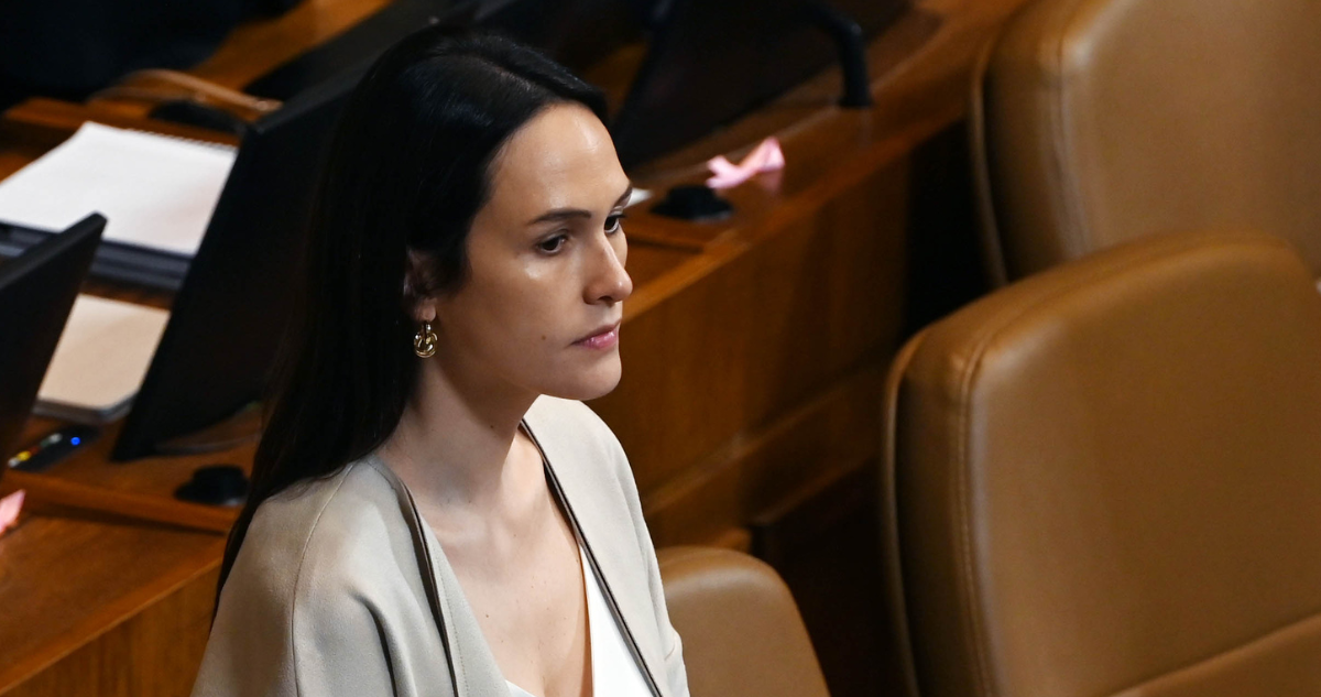 Labra tacha de “capricho” la permanencia de Francisca Moya: “Está contaminando a todo el Gobierno”
