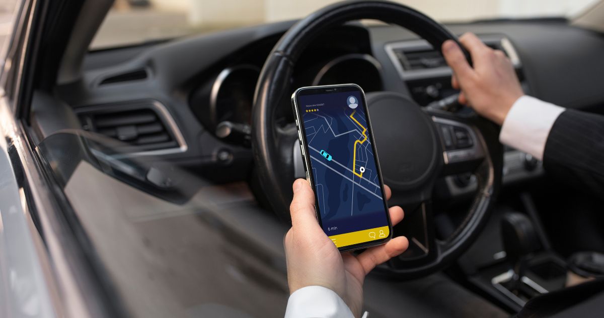 Cuáles son los requisitos y exigencias para conductores, choferes y vehículos con la nueva ley y reglamento Uber Empresas de Aplicaciones de Transporte (EAT).