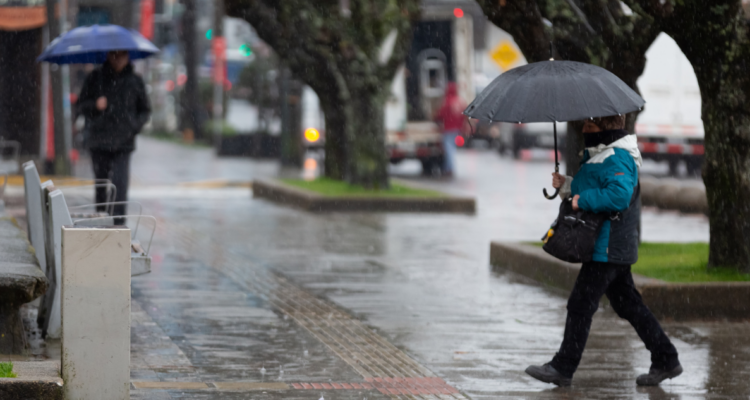 Emiten 2 avisos meteorológicos por lluvias desde este lunes ¿A qué regiones afectará y hasta cuándo?