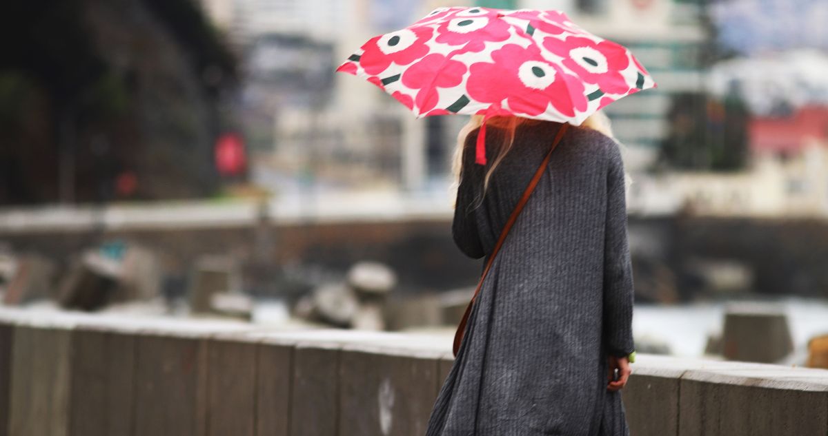 Anuncian lluvias por río atmosférico categoría 4 en 7 regiones de chile tras el fin de semana, revisa dónde y cuánto lloverá con viento temporal.