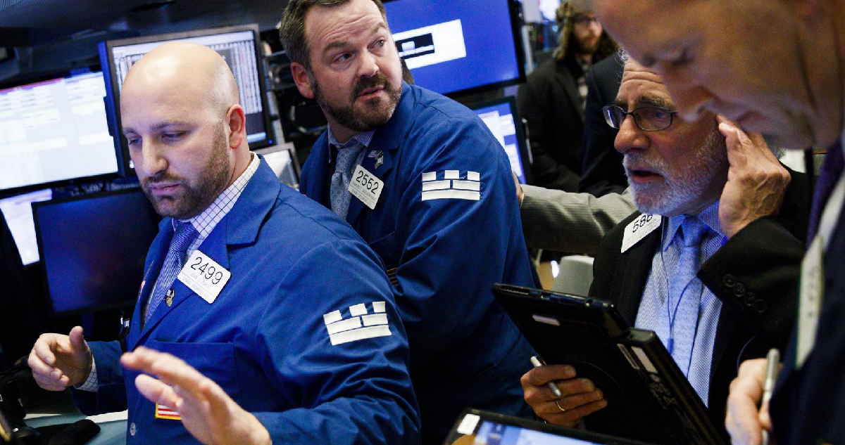 Wall Street y el IPSA se mantienen en rojo en pleno “Lunes Negro” por la guerra comercial de Trump