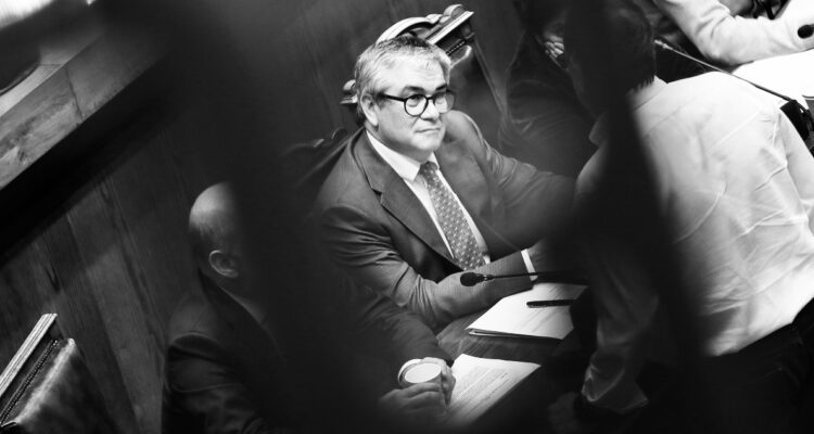 Guerra comercial, proyectos estancados y bajo crecimiento: Aumenta el peso sobre los hombros de Marcel