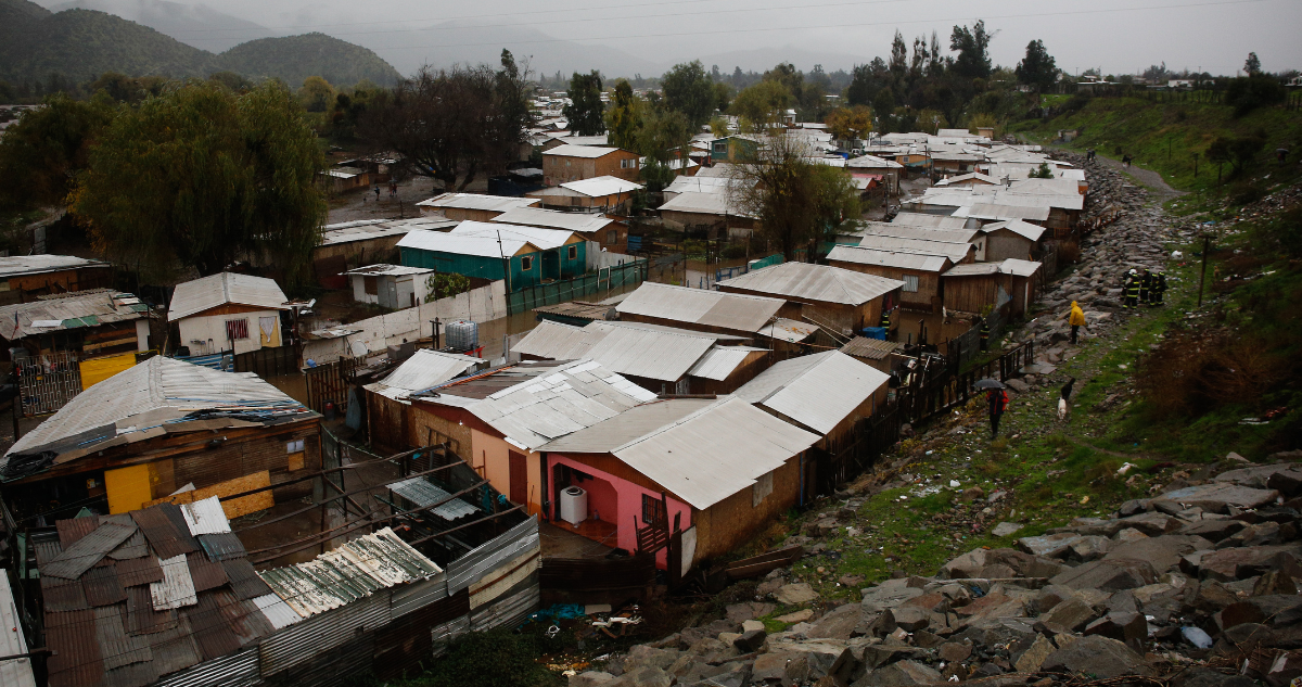Más de 120 mil familias habitan en asentamientos irregulares en Chile, la cifra más alta desde 1996