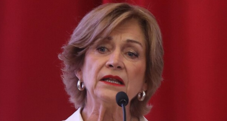 Matthei pide no pelear este fin de semana santo tras tildar de inevitables muertes en dictadura