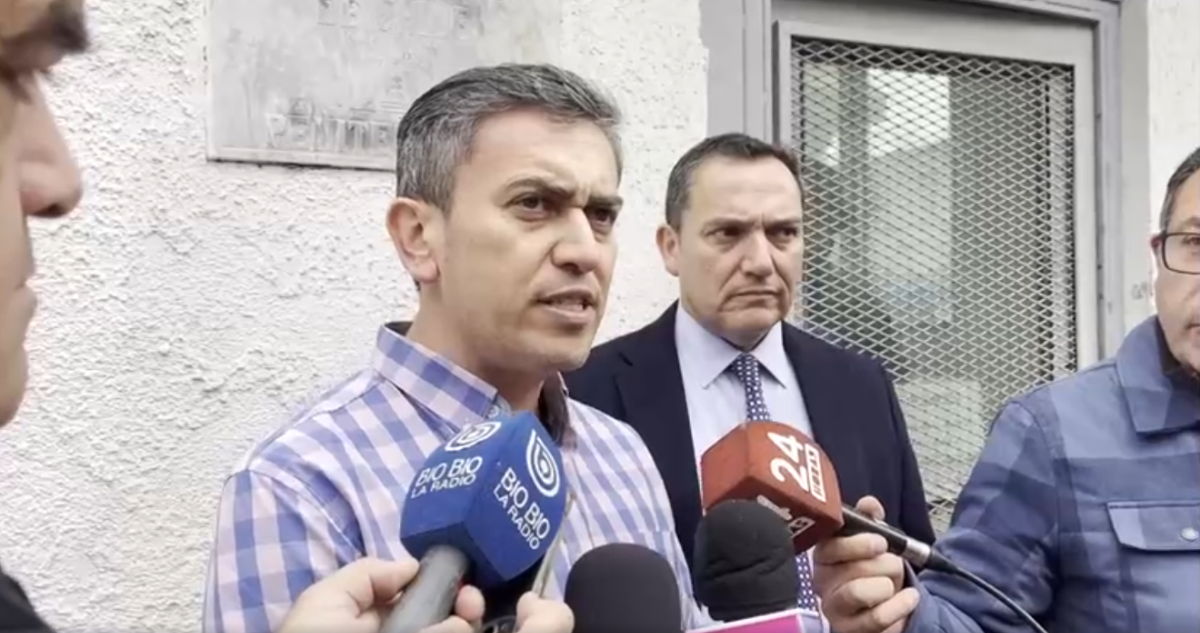 El desaforado diputado Mauricio Ojeda tras salir de la cárcel para cumplir su arresto domiciliario total