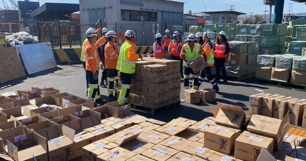 Megaoperativo en puerto de San Antonio decomisa 27,5 toneladas de precursores químicos para drogas