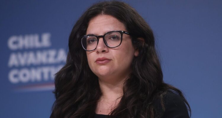 “Es más que recursos”: ministra Orellana por propuesta de Kast ante baja natalidad