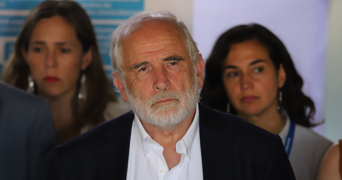 Montes dice que déficit habitacional durará “tres o cuatro gobiernos más” y emplaza al mundo privado