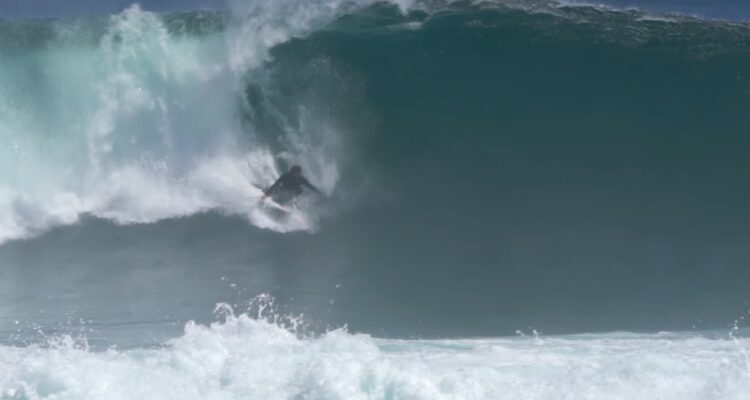 Nathan Florence fue el primero en surfear la temible “La Cosa” en Iquique,