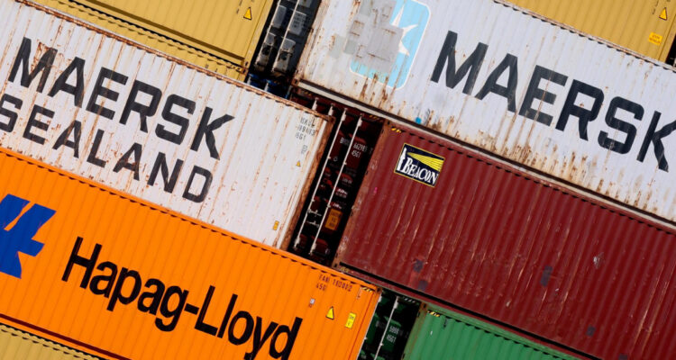 La OMC prevé que aranceles de Trump provocarán contracción del 1% en el comercio global en 2025