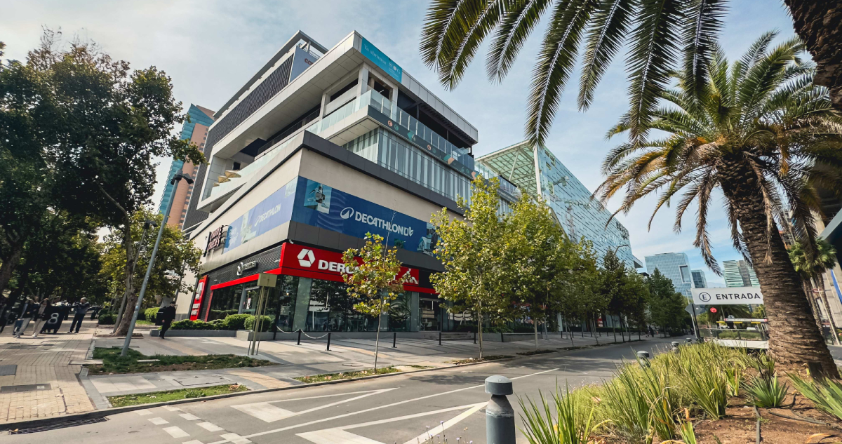 Parque Arauco concreta compra de Open Plaza Kennedy: afirma que crea el “mall con más ventas de Chile”