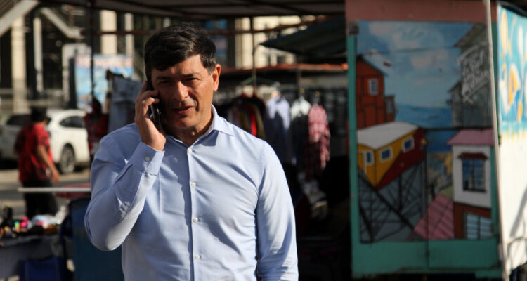 Parisi asegura estar compitiendo con “millonarios”: “Winter es un cuiquito mal enseñado y flojito”