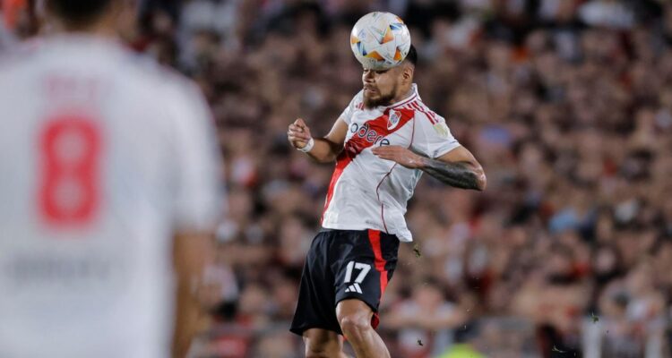 Hinchas de River se rinden ante Paulo Díaz y le ruegan que llegue a partido contra Boca Juniors
