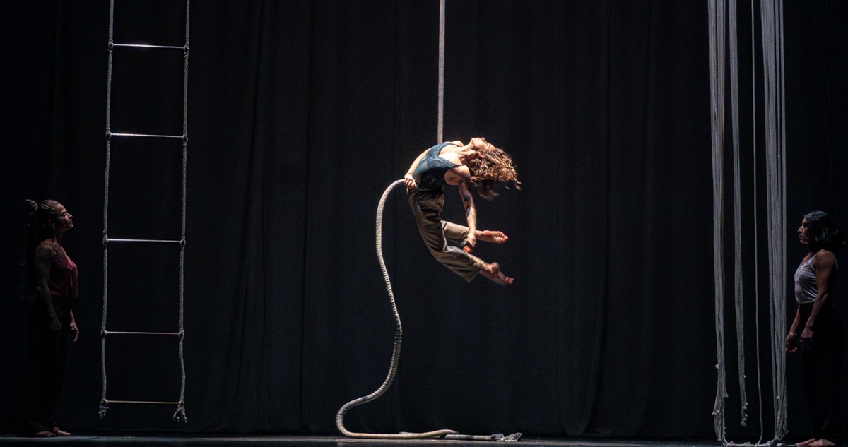 Perfecta, compañía Los Nadies Circo