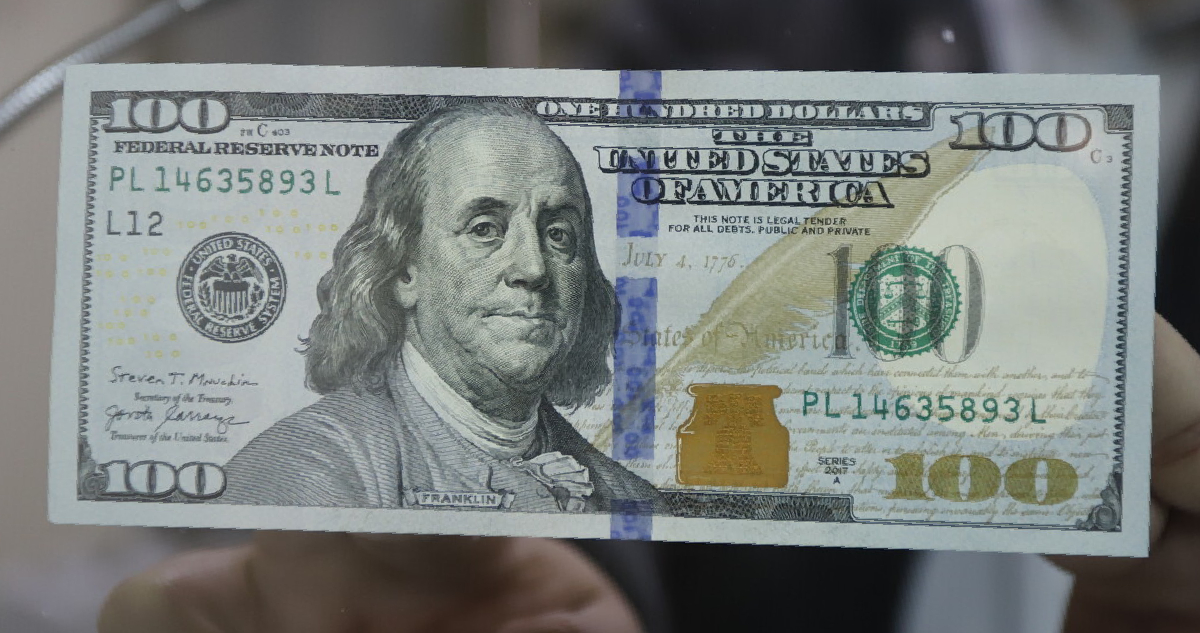 Dólar cierra jornada con ganancias: semana estará marcada por datos en EEUU, tasas e Imacec en Chile