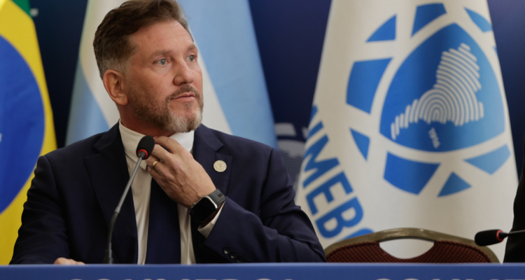 Presidente de Conmebol es acusado de extorsión: senadora denunció a Domínguez en Congreso de Paraguay