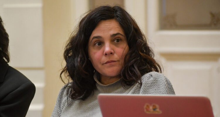Gobierno hace gesto al PS y desiste de nombramiento de frenteamplista Antonia Rivas en el Servel