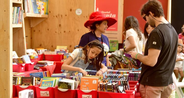 publico feria del libro vitacura