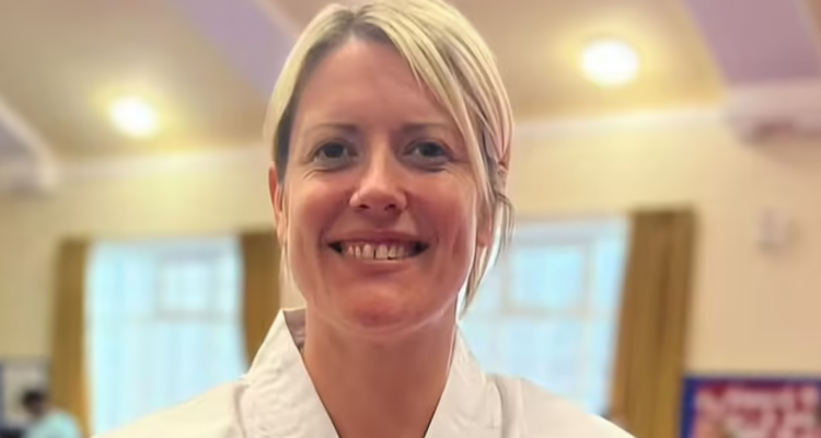 “Pude haber muerto”: Mujer terminó con su orina negra tras entrenamiento excesivo en Escocia