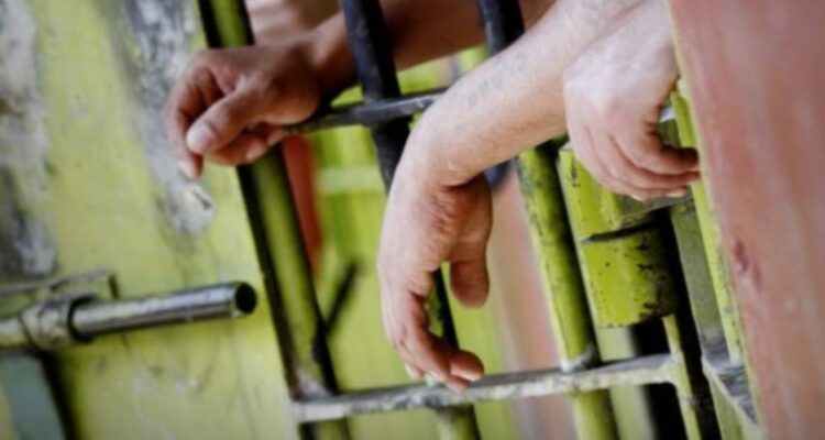 Condenan con 5 años de cárcel a dos reos por intento de homicidio en Santiago 1