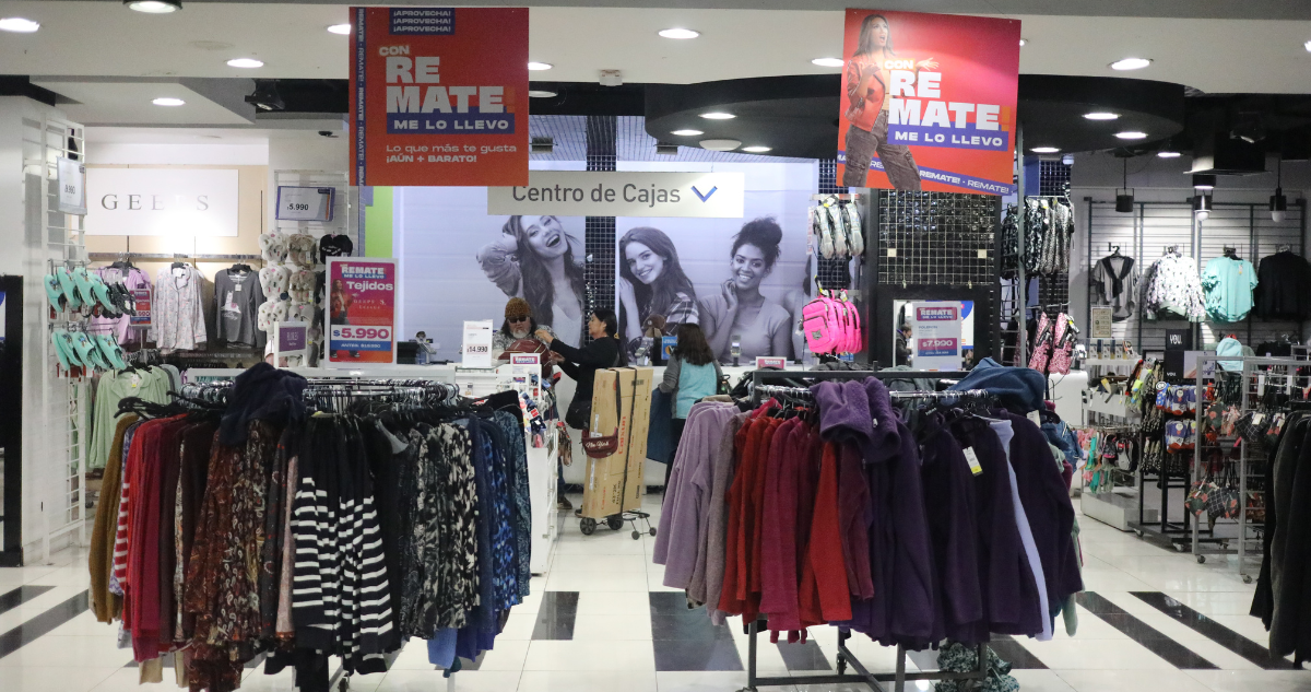 Gremio del retail en Chile pide trabajo coordinado con el Nuevo ministro de seguridad para combatir el comercio informal