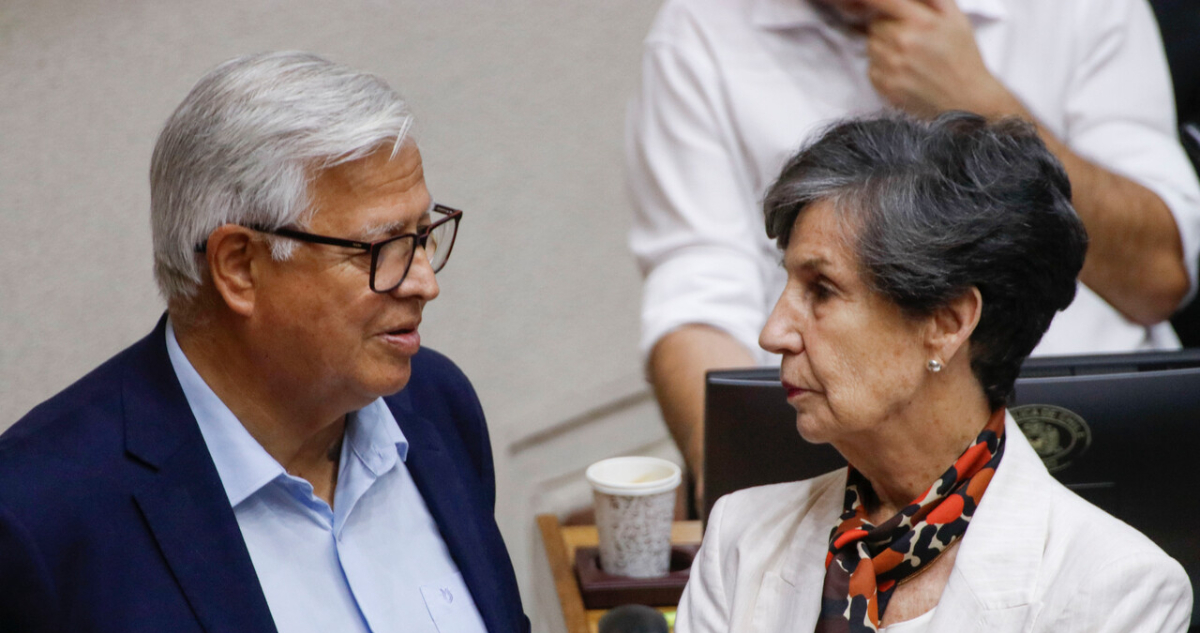 Saavedra responsabiliza a La Moneda de la destitución de Allende: “Nos molesta estar asumiendo costos”