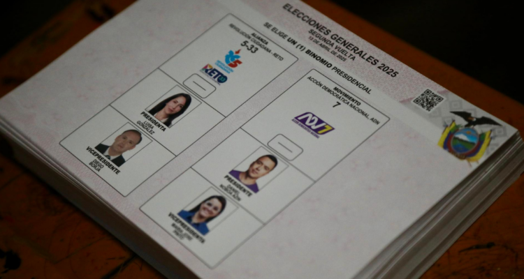 Se abren las urnas en Ecuador Noboa y González se enfrentan en elección de segunda vuelta