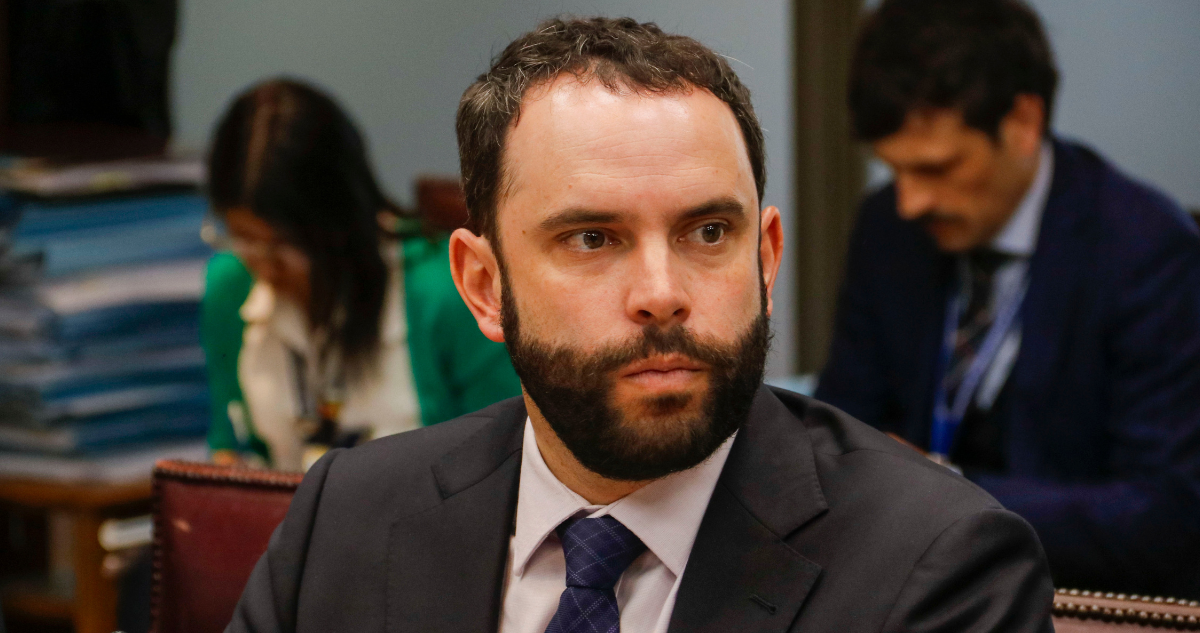 Senadores PS niegan entrada de subsecretario Montero a discurso de Allende por antiguas diferencias