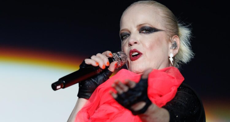 Shirley Manson responde a críticas por su aspecto: “Seguiré arrugándome y luciendo guapa”