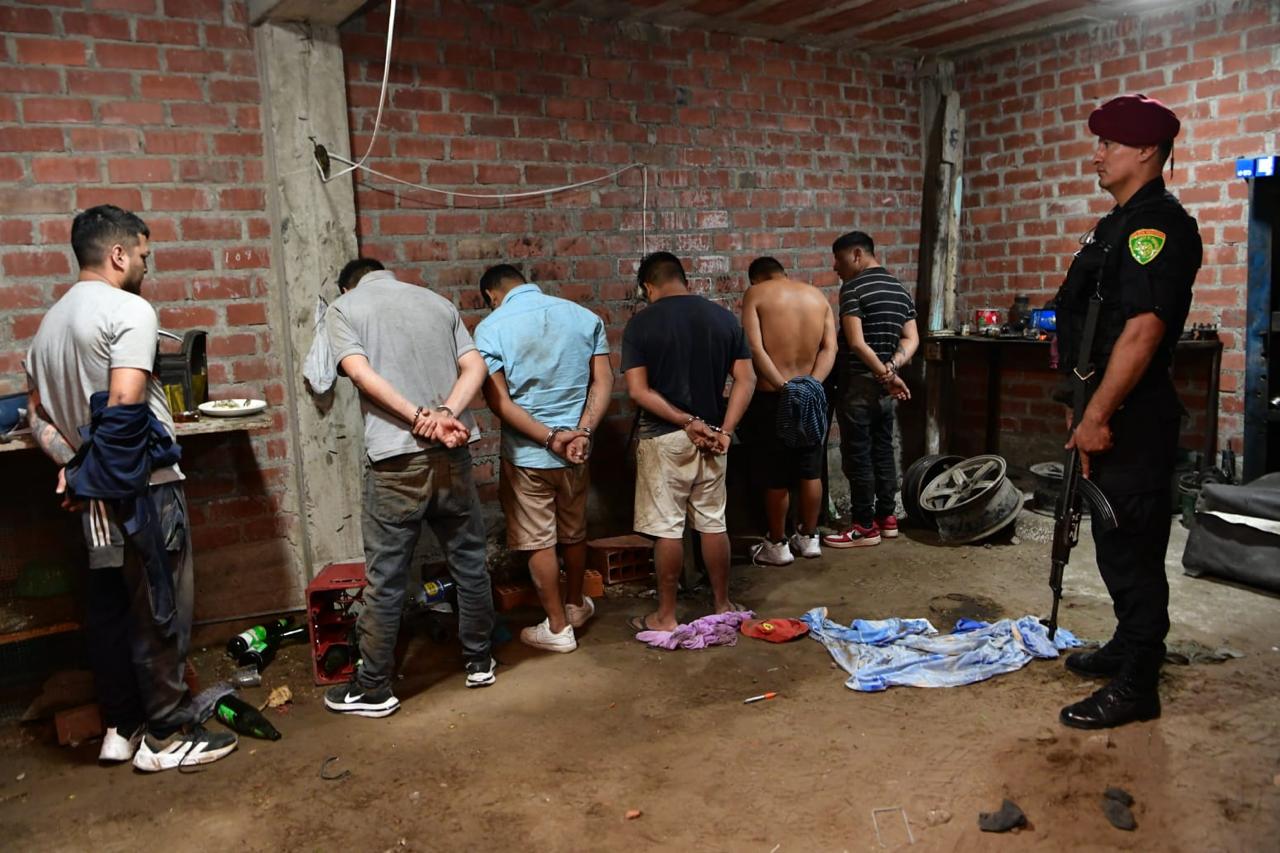 Uno de los sicarios más buscados de Perú estaría refugiado en Chile: habría asesinado a un cantante