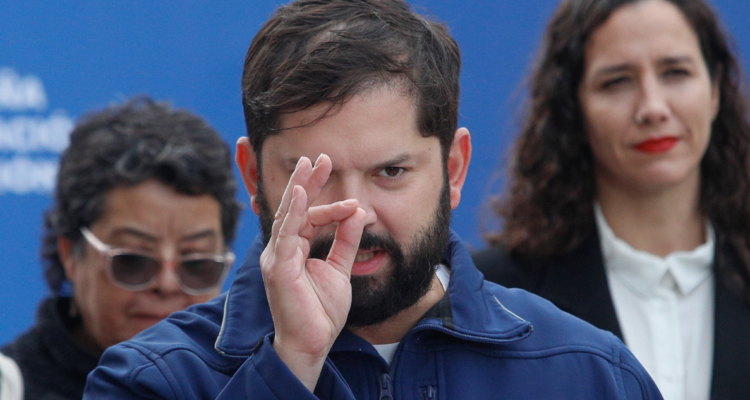 Presidente Boric asegura que ante “turbulencia” en economía mundial responderá con “inversión pública”