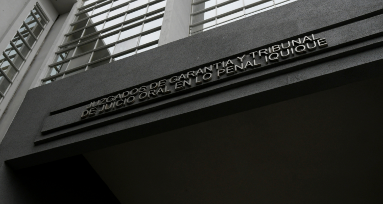 Tres sujetos que asfixiaron y lanzaron al mar a hombre en Iquique reciben de 10 a 12 años de cárcel